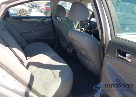 2014 Hyundai Sonata Hybrid z USA, uszkodzony, nr VIN KMHEC4A46EA117178